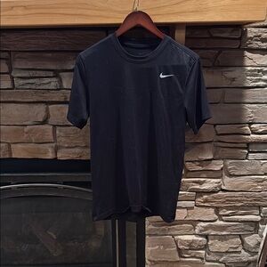 Nike Black Short Sleeve Tee Classic Style dri fit